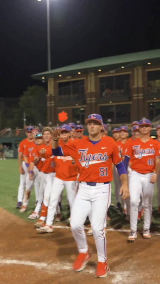 Bill got em back at the end though 🤪

#bananaball #savannahbananas #clemsonbaseball #baseballplayer #hefnershuffle