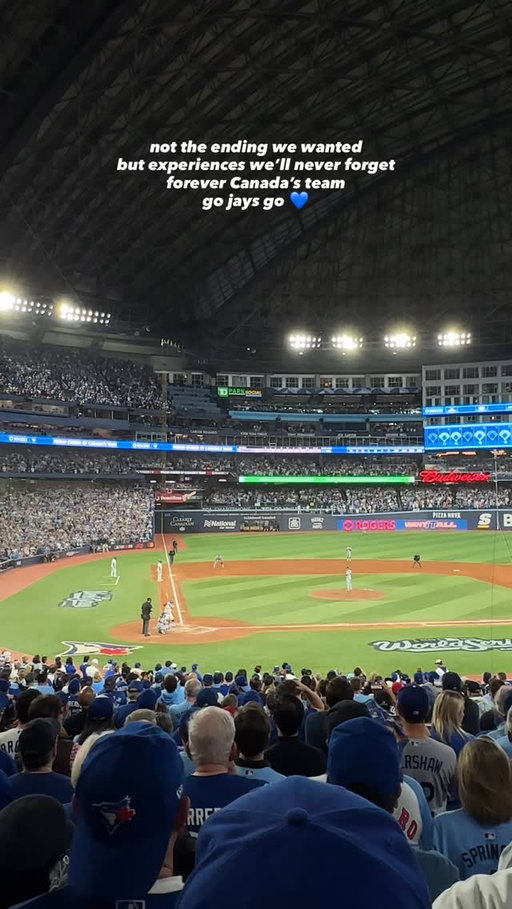 The moment the @dodgers won the World Series ⚾️

Gutted by the outcome but will never forget my first time experiencing playoff baseball and a world series at home with my dad 

Congratulations to the @dodgers 

forever Canada’s team 
endlessly proud of you
go jays go 💙