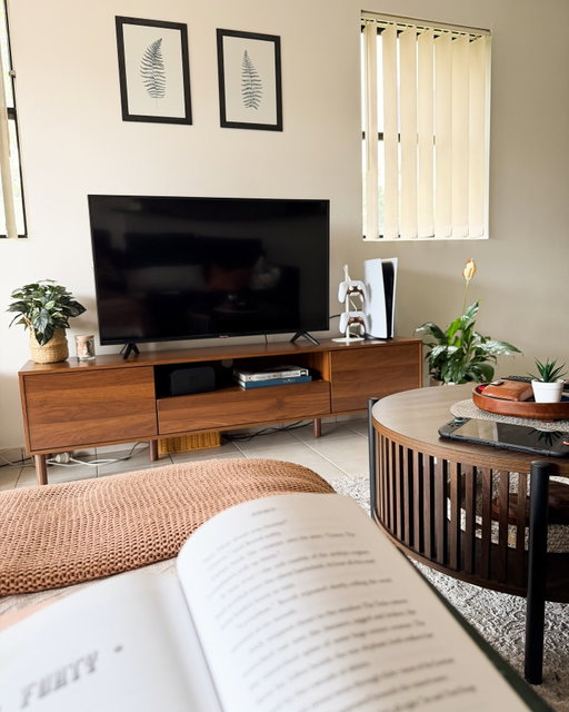 How do you like to spend your weekend afternoons? 🤎

Lately I’ve been reading a lot and playing some cosy games in the switch 2. 

I just finished reading Behemoth and am starting Goliath. And I’ve started playing The Last Campfire on the switch 2 which I got for only $3! 

Hope you’re having a lovely weekend 🤎🤎

🏷️ #gaming #gamer #cosygirl #cozygirl #reader #bookstagram