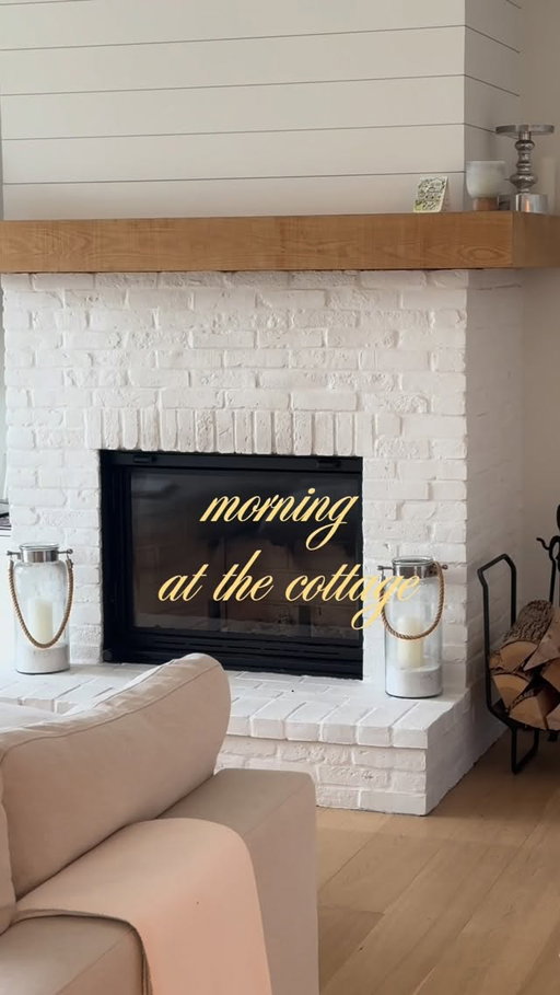 morning at the cottage 
.
.
.
.
.
.
#cozyathome #cozyhomedecor #homedecor #farmhousedesign #fallvibes
