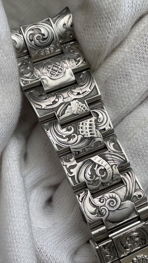 “ Spirit of the Sea” bracelet side B. 
.
.
.
.
.
.
.
.
#engravedwatch #handengraved #rolex #rolexwatches #rolexcollector #rolexcommunity #rolexcollection #watches #watchesofig #watchfam #watchlovers #watchnerd #watchmania #watchuseek #watchcollecting #watchcollectors #watchcollection #artwork #artsy #artcollector #artcollection #artist #watchesoftheday #wristgamestrong #watchessentials