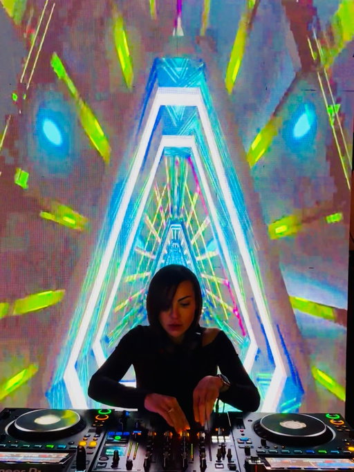 @worakls.music is currently in my top three list of favourite artists and part of nearly every set I play. I can’t think of anyone who has been able to combine #housemusic and #classicalmusic in quite the same way ❤️🎶🎼🎹