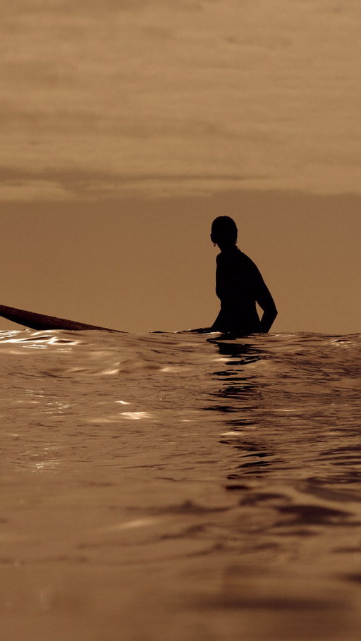 I didn’t mean to protect my peace this much…
now all I do is surf, run and accidentally became the happiest I’ve ever been 💛

Surf life solo travel running journey healing