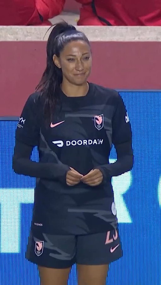 Her final time on the pitch, Christen Press has checked into her last NWSL game 🥹