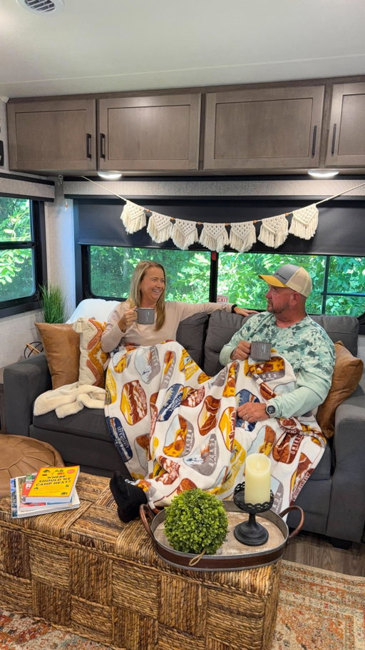 IYKYK!! 😂😂 If it’s dark outside eveyone at the campground can see inside our camper. And it gives me anxiety! And now I have to do it sooner with this time change! 

Do you do this too? 

#camping #campground #campinglife #rvlife #rvliving #campground