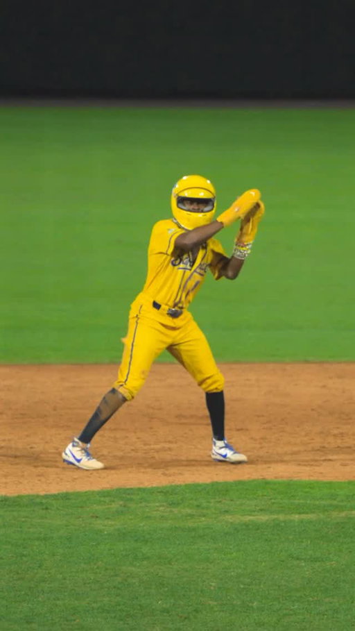 Sometimes you just gotta do a lil dancey dance 🤷‍♂️

#savannahbananas #tedlasso #dance #trending #reels