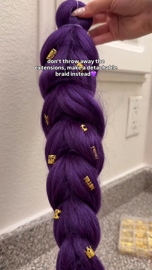 It felt a bit wasteful to throw them away so I made a detachable braid and now she can slay demons 24/7 lol 💜 #kpopdemonhunters #rumi #dutchbraid