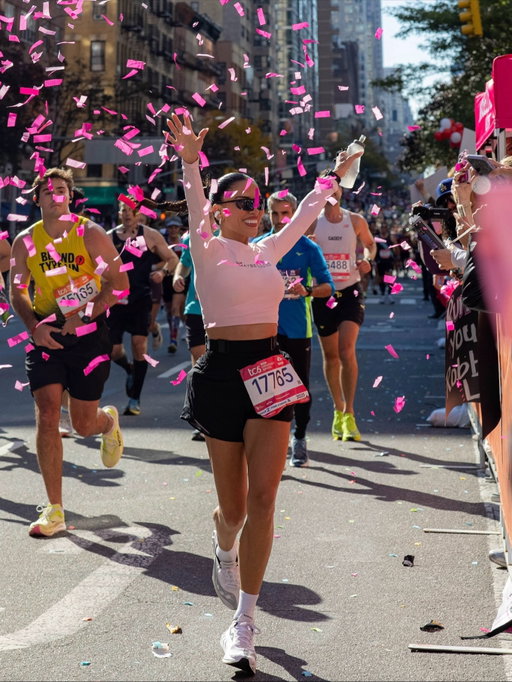 NEW YORK CITY MARATHON!!!
Just me, my running shoes, and 26.2 miles of memories. My heart (and legs) are full🏃‍♀️💖

Shoutout to my husband , friends and @maybelline team for cheering me on!! Love you all!! 

Photos by @bhgross 
Run fit @csb 

#nycmarathon #newyorkcitymarathon #nyc #marathon