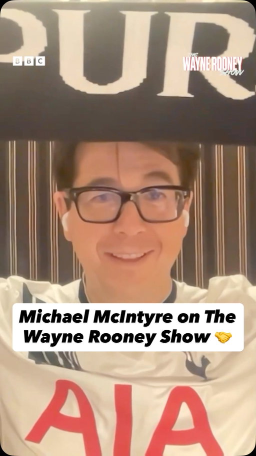 “I’m not a full kit dot dot dot, I’m a half kit dot dot dot.” 😅

@michaelmcintyre rocked up to The Wayne Rooney Show with a Spurs kit and scarf 😂