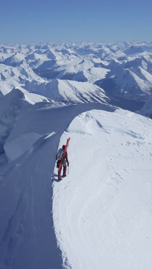 It takes a crew to reach the summit. Every detail matters. From the plan, to the pack, to the pair of socks on your feet.

See you at the @smartwoolbanff store tomorrow night (November 4th) with @christinalusti to talk about Mt. Robson and the gear that took her to the top (and the bottom).