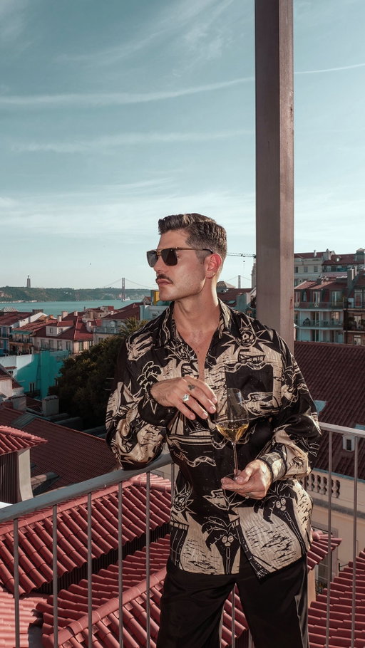 E quando eu bati o carro em Portugal, gente?
Pois é… mas sabe o que é pior? Ainda tem gente que usa o cartão só pra pagar a conta.
Tá na hora de usar pra ganhar também. #SantanderSelect #FalaKadu