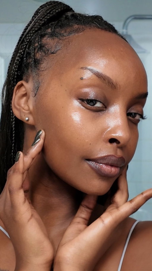 We are bringing that summer glow into the fall with @rodanandfields ! 

I’m currently using their REVERSE Regimen which I’ve linked in bio! 🖤

#rodanandfields