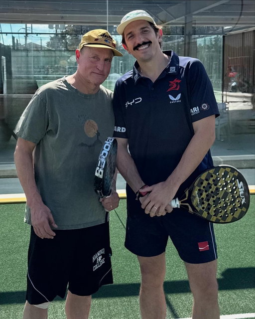 We Goin’ Sizzler 🕺🕺🕺. The greatest comedic/dramatic actor of our time plays Padel 🤷‍♂️

Somehow convinced @neurogum to make me a professional Padel player. This makes me the worst professional Padel player in the world. BUT I am technically a professional nonetheless. Surrounded by other great athletes like the worlds strongest man @mitchellhooper and Toad from Mario Kart @yukitsunoda0511
