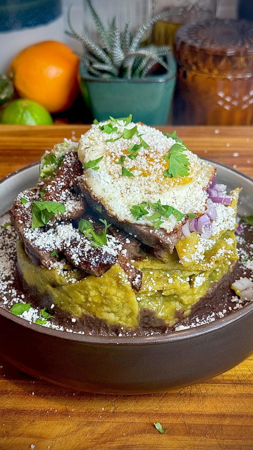Chilaquiles verdes 

Full recipe on my website cocinarodriguez.com. Link in bio.

Get my cookbook “My Mexican Favorites” on Amazon or use the link in my bio 🙏🏻

#chilaquiles #blackbeans #recipe #foodie #cooking