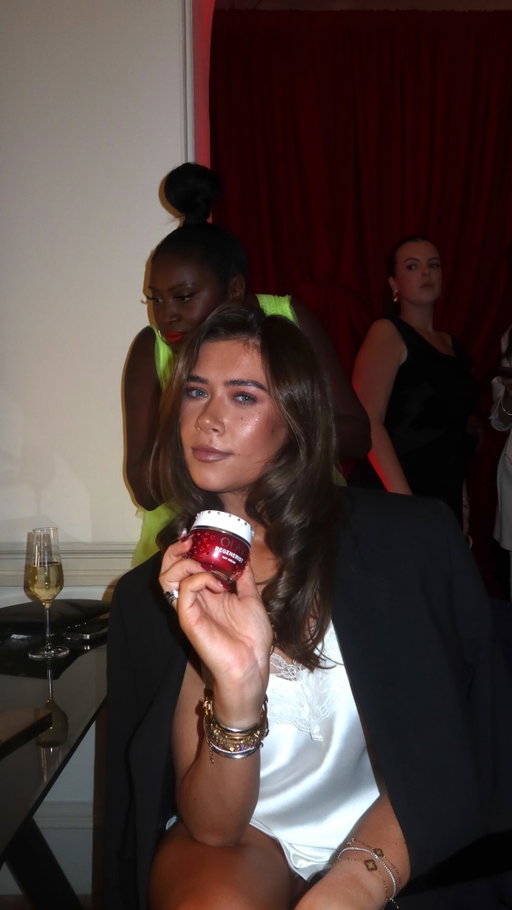 A quick recap of my recent trip to London with @olayuk where I got to learn about all the science behind their iconic Regenerist range!❤️The Olay Regenerist range is on offer now in @dunnesstores so if you’d like to try it out for yourself, run!!✨ #RegeneristRadiance #OnlyOlayUK #RegeneristRadiance #ad