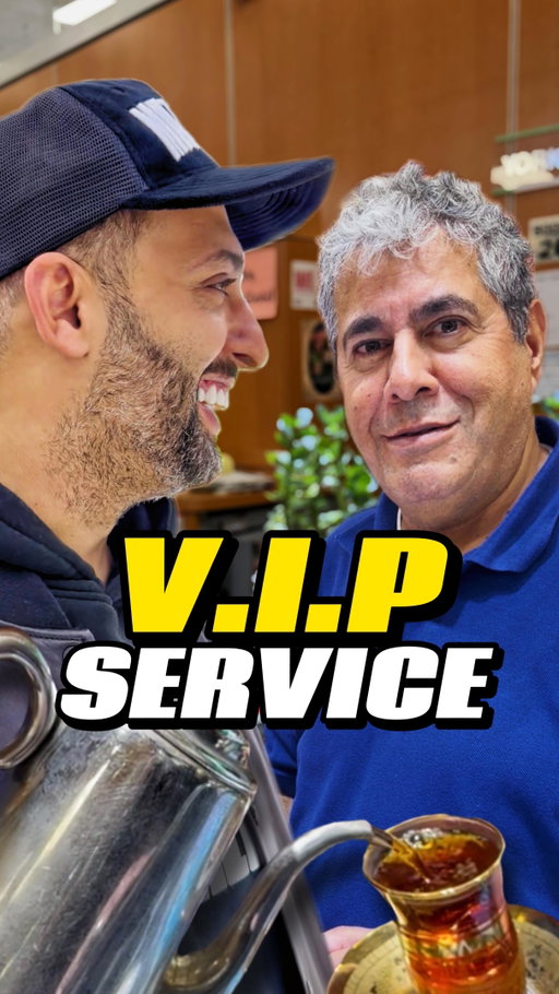 Getting the V.I.P treatment by Ali Joon 😂🤝
📥GUARANTEE to have the best prices!
#Bennythedealer #jewelry #watches #rolex #vvs #diamond #emerald #ruby #sapphire #ap #patekphilippe #datejust #daytona #presidential #icedoutjewelry #luxury #billionaire #gamble #trade #nyc #persian #iran