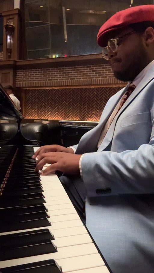 i’m excited to be playing solo piano once again at @mezzrowjazzclub on saturday, november 8th. showtime is from 12:00am-1:00am.

please visit smallslive.com to purchase your tickets. i hope to see you there!! 

#jazz #jazzmusic #piano #pianist #musician #musicianlife #nyc #nycjazz #livemusic