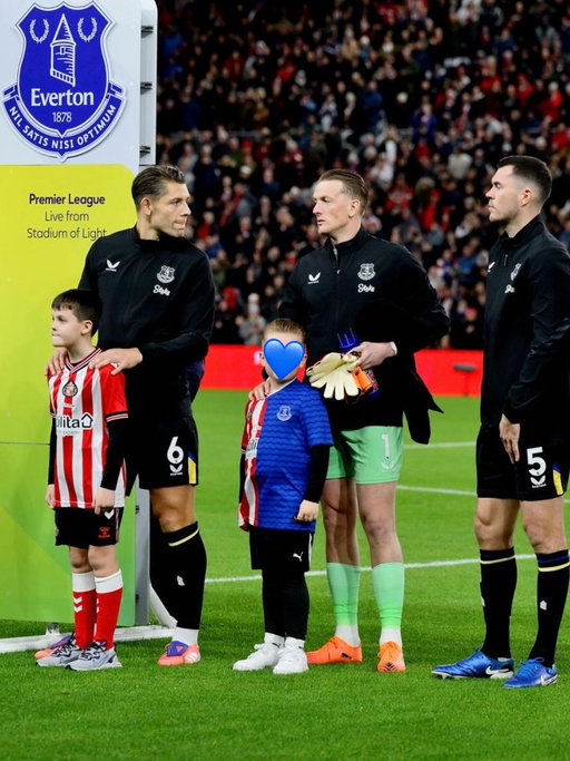 A special night back at the Stadium of Light. Fifteen years as a kid here, first time back as an Everton player, proud to share it with my lad. Football comes full circle. 💙❤️
