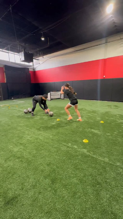 High intensity. High standard🚀
#soccertraining #footballtraining 

📲 Contact us:
🌐 AbsoluteFootballTraining.com
📧 info@absolutefootballtraining.com
📩 DM us @absolutefootballtraining 

#SoccerDevelopment #FirstTouch #PassingDrill #HighIntensity #FootballTraining #SoccerWork #NoLimits #trainwithaft