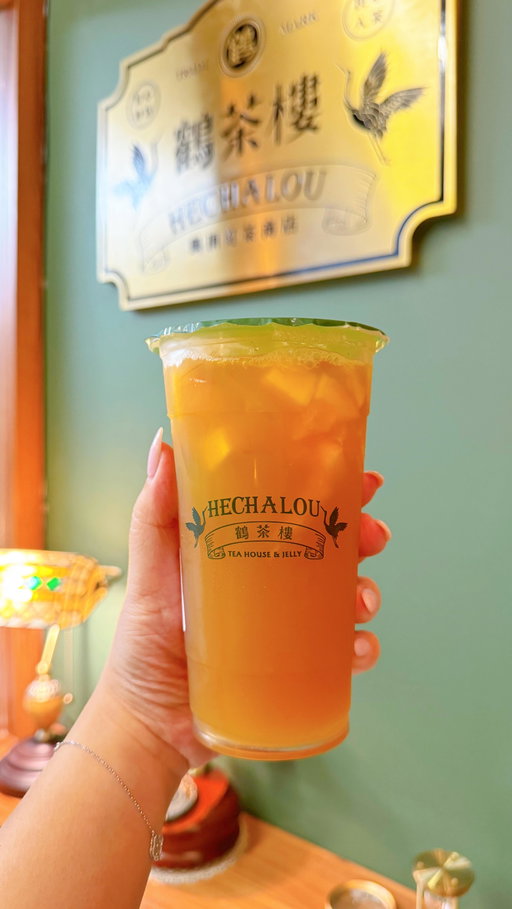 Grandma’s Fruit Tea, House Blend Milk Tea w/ Tea Jelly, Matcha Latte, & Original Egg Puff 📍 HECHALOU 🫖⁣⁣
⁣
HECHALOU Tea House & Jelly is located in Lynnwood, WA. This place just opened not too long ago, they have a variety of options from fruit tea, milk tea, egg puffs, and different tea jelly toppings. I loved the grandma’s fruit tea and their egg puff was crispy on the outside and soft on the inside. ✨ @hechaloutea_lynnwood @hechaloutea_washington ⁣
.⁣
.⁣
.⁣
#fruittea #milkteashop #teajelly #lynnwoodwa #eggpuff