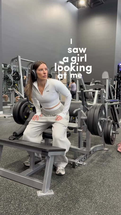 Make gyms welcome bc what we think someone is thinking is often so far from the truth!!

Truly love seeing the girls in the gym, I know we’ve come a long way in gym culture, but we still have a long way to go.

Be the girl who smiles at another girl
Or who offers to share a machine
Or who comments on a cute outfit

This interaction made my day and only makes me want to yap to more girls in my gym (when I work on my courage!).