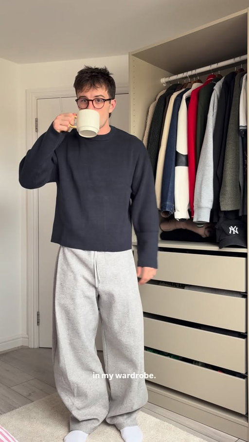The Haul from Copenhagen because I literally couldn’t NOT shop whilst there🥲 this feels chaotic😂

Tracksuit @bershka 
Ribbed Tees @cosstores 
V Neck knitwear @bershka 
Cable Knit @urbanoutfitters 
Navy Knit @weekdayofficial
