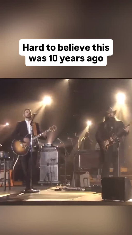 10 years ago today…

Chris Stapleton and Justin Timberlake performed “Tennessee Whiskey” and “Drink You Away” together at the 2015 CMA Awards. Stapleton had released his debut album Traveller earlier that year, and the performance led to a sharp increase in album sales and streaming. “Tennessee Whiskey” reached No. 1 on the Hot Country Songs chart the following week, and Traveller returned to No. 1 on the Billboard 200.

The collaboration is widely referenced as the moment Stapleton’s career shifted from respected songwriter and vocal standout to mainstream recognition across country, pop, and R&B audiences. The performance remains one of the most discussed CMA moments of the past decade.

#countrymusic #countrycentral