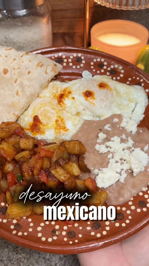 Buenos días ☀️ 

#mexicanbreakfast #homemadefood #mexicanrecipes #breakfastrecipes #easyrecipe #recetasmexicanas #recetasfaciles #recetascaseras
