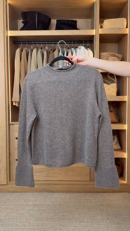 Ad. The capsule wardrobe game-changer you need in your autumn/winter wardrobe: the perfect cashmere knit from @insidejigsaw ☕️🍂. Style for work, for day to day and dressier looks; it’s the best accompaniment to any outfit! This ticks all the right boxes and I’m explaining why in the video. Shop all the outfits from @insidejigsaw 

Comment SHOP below to receive a DM with the link to this post on my LTK ⬇ https://liketk.it/5uSgx