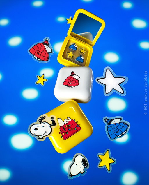 happiness is a new collab !! peanuts x starface is here with 3 limited-edition compacts + refills ft. snoopy-inspired pimple patches 🧣

big blue snoopy
⭐ blue puffer + yellow doodly star patches

big red snoopy
⭐ red puffer + white doodly star patches

big sleepy snoopy
⭐ 4 snoopy moods + yellow doodly star patches