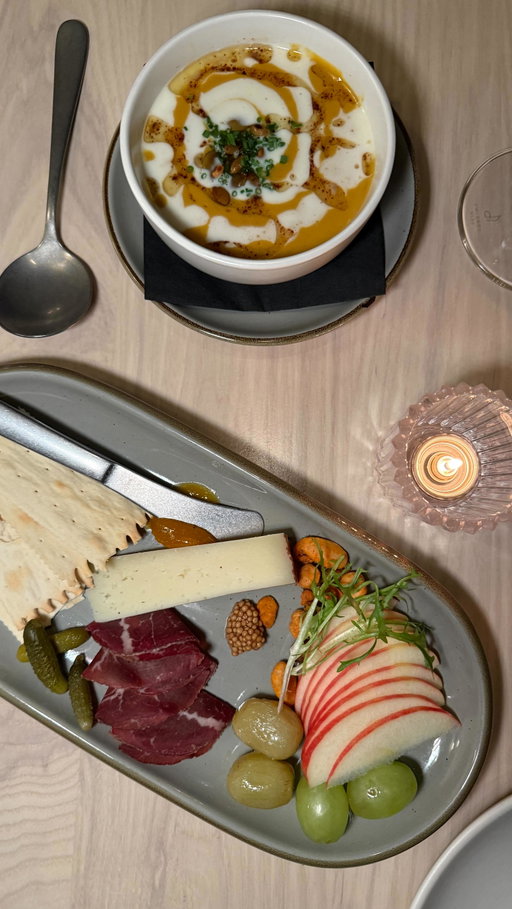 The new U Village @delillecellars is a great date night or group dinner spot! Honestly a perfect solo dinner after shopping or errands too. 

Seattle Restaurant Week goes through 11/8 and DeLille has a $65 per person three-course meal. I wouldn’t change a thing about this dinner. But I especially can’t stop thinking about the butternut squash soup. 

I also appreciate how the Restaurant Week menu has unique items vs. the regular dinner menu. They’re also featuring glass pours and wine flights for $12 during restaurant week!

Have you been? Where are you planning to go for SRW? A few days left😋