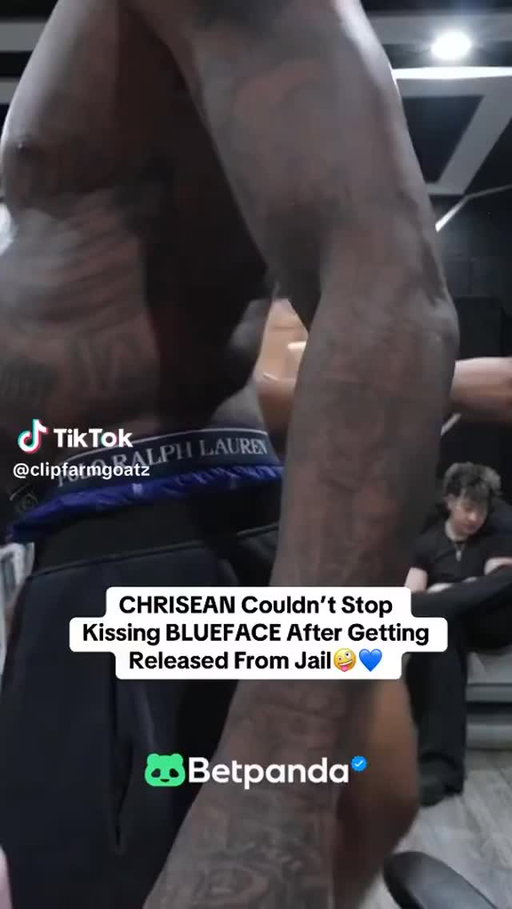 Chrisean kissing on her baby daddy while she got a whole YN boyfriend. Would u let ur girl kiss up on her baby daddy while they having family time?