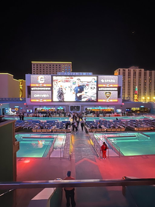 @luckylopez knows how to throw an event in Vegas! Live from @circalasvegas
