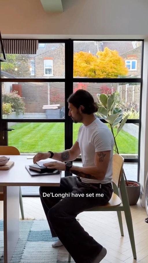the secret to running more miles?

become a full time multitasker and a part time barista.

 AD Alright this is an exciting competition in partnership with @delonghiuk where you can win one of their La Specialista coffee machines for your own home.

All you need to do to enter is comment how long you think it took me to run the 5km whilst ticking off my to do list and make myself a flat white coffee (comment minutes and seconds to be more accurate). The time started from when I left the front door, to the minute my coffee was ready. 

The first guess, to the nearest second, or the closest guess after 7 days will be declared the winner. Winner will be announced on the14th November at @delonghiUK

 
Full T&Cs available at @delonghiuk 

Good luck 🫡

#PerfettoTimeTrial #LaSpecialistaTouch