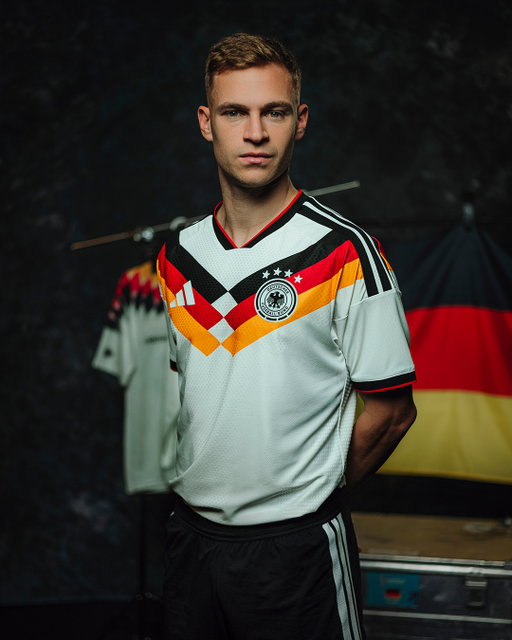 Das isses - und wir lieben es! 😍 
Unser neues Heimtrikot! 🖤❤️💛

_____
Erhältlich ab 6. November, 10:00 Uhr auf
dfb-fanshop.de

📷️ DFB/Philipp Reinhard