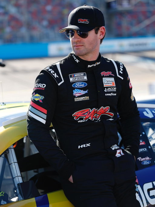 2025 in the books. It was not the year we were hoping for, but Im thankful to the team and all the sponsors that made it possible. I thank the Lord for redemption, vindication, and the opportunity to get back full time this year, God is so good. My wife had no idea what she was getting into, never been on the road racing before we got married in January and she was such a blessing and support every step of the way… ready to relax for a few months, appreciate all the support