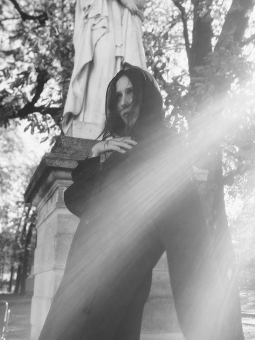 photos by @wyldcosmia in Paris

wearing @anndemeulemeester_official coat & @ovate scarf