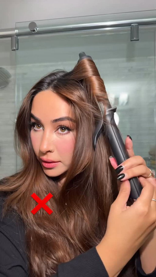 Save this if you don’t know how to use a curling iron! 😍😍😍 #hairstyle #curlinghair #curlingwand #fyp