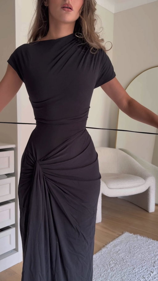 Yet to see anyone look bad in this dress 👏 Comment LINKS & I’ll send all the links to your DMs ✉️

https://liketk.it/5vb9F