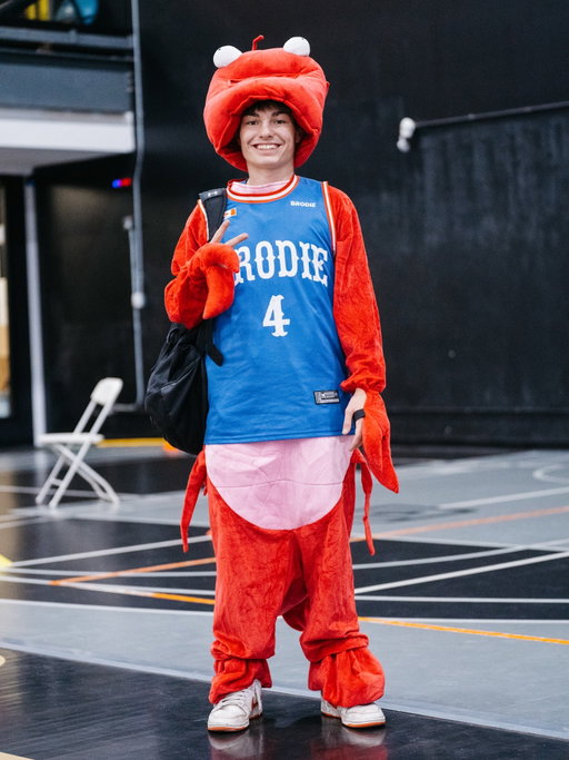 Brodie Calgary Wednesday Weekly Flicks 📸⚡

.
.
.
Best Men’s basketball league. Adult basketball near me. Men’s basketball near me. #neverwashed #mensbasketball #adultbasketball #brodieathletes #Bestleagueintheworld #adultleague #mensleague