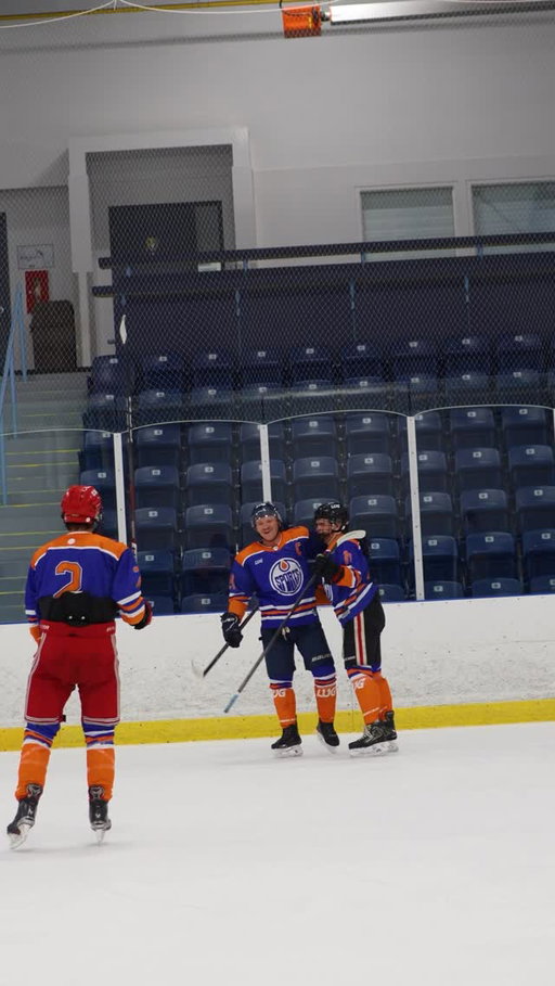 Bar ⬇️ One-Timer @lugsports 

#hockey #lugsports #lug #hockeyhighlight #hockeygoal  #hockeygoal #topshelf #bardown #FilthyGoal #SnipeCity #HockeyLife #HockeySkills #HockeySeason