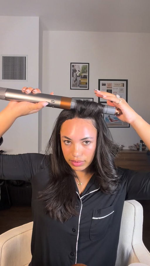 one of my best blowouts with 2 of my favs from @olaplex You can get the holiday shine set @sephora #olaplexpartner #hair #hairroutine #blowout