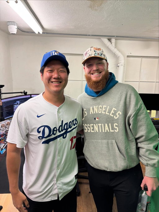 Met the GOAT @wllkln today 🙌 thank you @rizosports & @fanaticslive for having me! #losangelesdodgers #dodgers #baseballcards #willklein