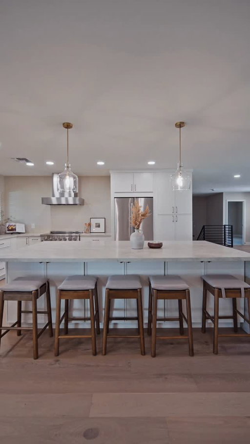 ✨Casa con acre de terreno en Goodyear y con sótano 

¡Un lujo difícil de encontrar en Arizona! 

Perfecta para quienes buscan espacio, privacidad y un toque de elegancia. 🏡🌵

Claudia Delara | Realtor
📱:623.304.9614
✉️: claudia.therealtor@soldbytlt.com
Instagram: @_claudiatherealtor_

DM me on Instagram!! @_claudiatherealtor_

eXp Realty | The Luna Team
Top 1% in AZ

EQUAL HOUSING OPPORTUNITY 
ARMLS - RESIDENTIAL REAL ESTATE |
______________________________________
