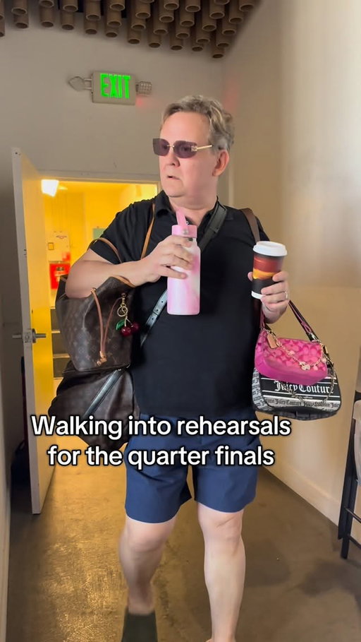 I know you’ve been waiting for this 😂😂😂😂 walking into week 9 rehearsals today @richtercommaandy #bags