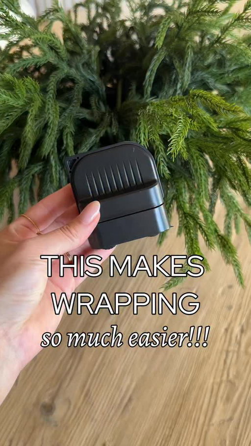 🎄 comment SHOP for this genius Amazon find that will save you so much time wrapping this year!! 

#paidlink #wrappingpresents #amazongeniusfinds #amazonchristmas 

LinkDM *093*