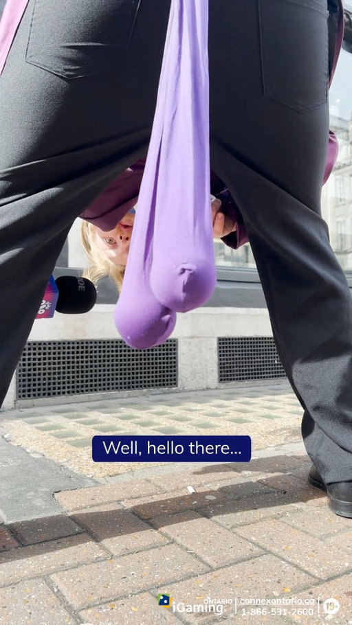 🫢 Swing on over to this episode of Street Casino as Andy gets Londoners thrusting in 'Pin Swing' 🫢