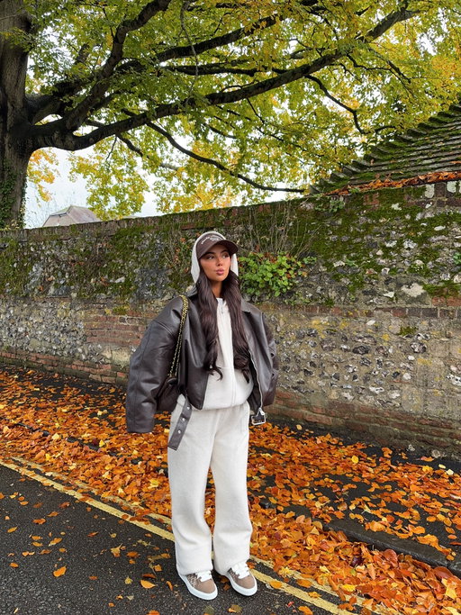 rainy autumn days 🍂 @numeris_ ad