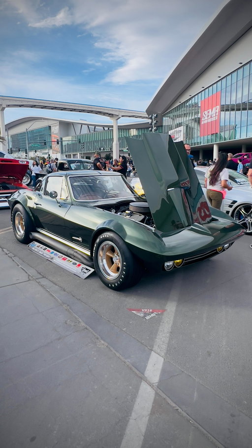 Locked in to my faves @semashow this year is this rad a$$ Vette from @oldanvilspeedshop 

All of it!!! Stance, color, interior, 454 and side pipes 🫨! I mean, what’s not to like?!

Thx @blkors for the intro! Great meeting you Paul and Jenna 💯

#hotrod #hotrods #musclecars #musclecar #custom #oldanvilspeedshop #sema @ctekcharging @chevrolet #chevy #corvette #virginia