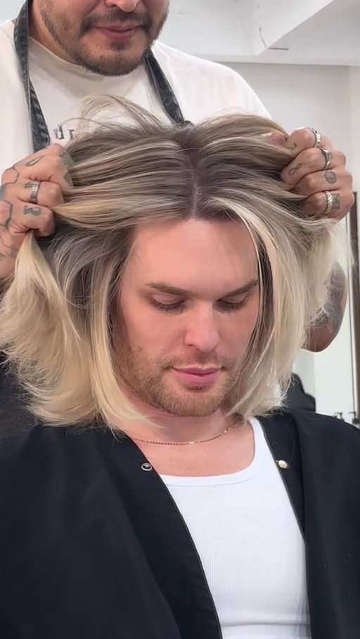 CHIEF DIMENSIONAL OFFICER does CHIEF BLONDING OFFICER 👮 ❤️

Really enjoying SHINEFINITY 09/39. It’s such a soft yet bright tone. I did a flash tone on @thezachmesquit  for 5 mins. Just to take the edge off. @wellahairusa 
.
.
.
.
.
.
#brolayage #blondebalayage #wellahair #wellausa #babylights #losangeleshairsalon #pasadenahaiestylist #shinefinity #blondorplex